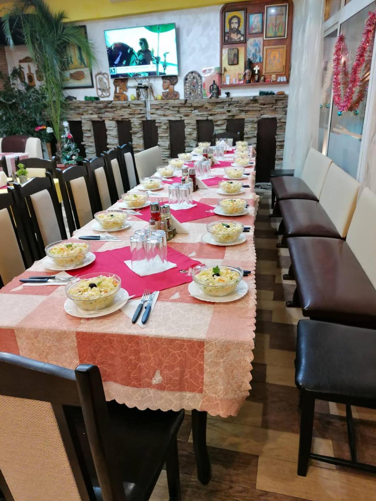 Family Hotel Four Seasons Tsarevo Esterno foto