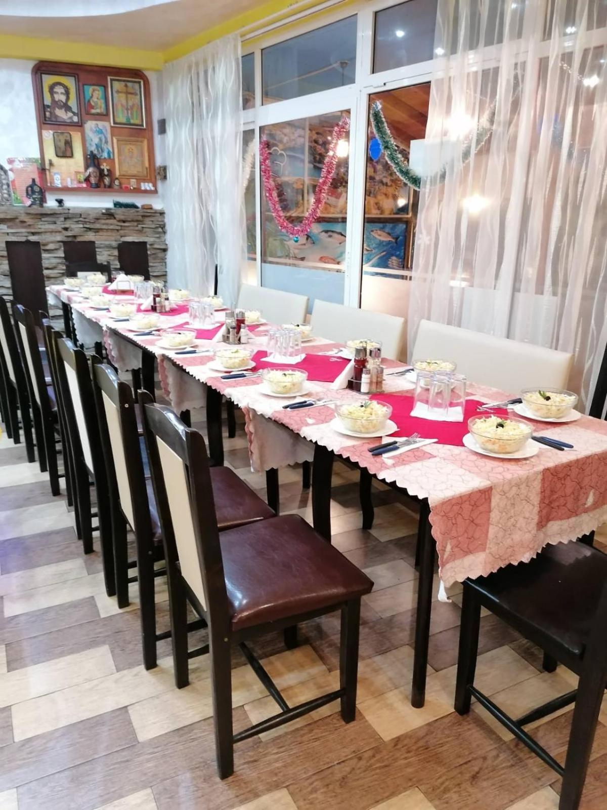 Family Hotel Four Seasons Tsarevo Esterno foto