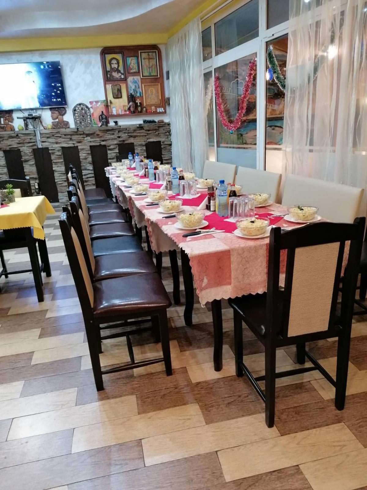 Family Hotel Four Seasons Tsarevo Esterno foto