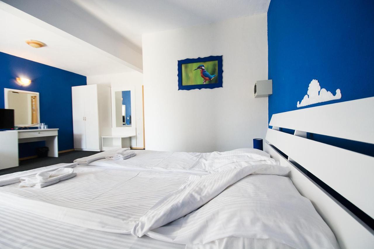 Family Hotel Four Seasons Tsarevo Esterno foto